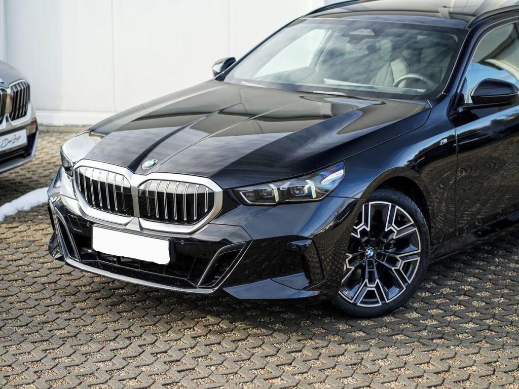 BMW Řada 5, 520 d Tour M-Sport*360° kamera - fotka 4