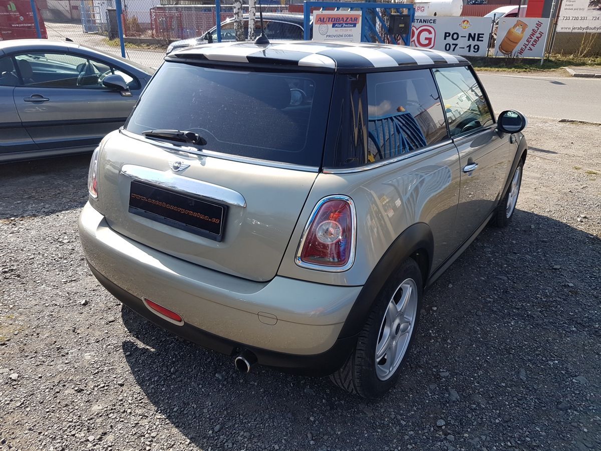 Mini Cooper, 1.6i 88KW 6RYCHLOSTÍ - fotka 6
