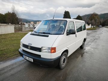 2.5 TDI-9.míst-tažné+sada kol