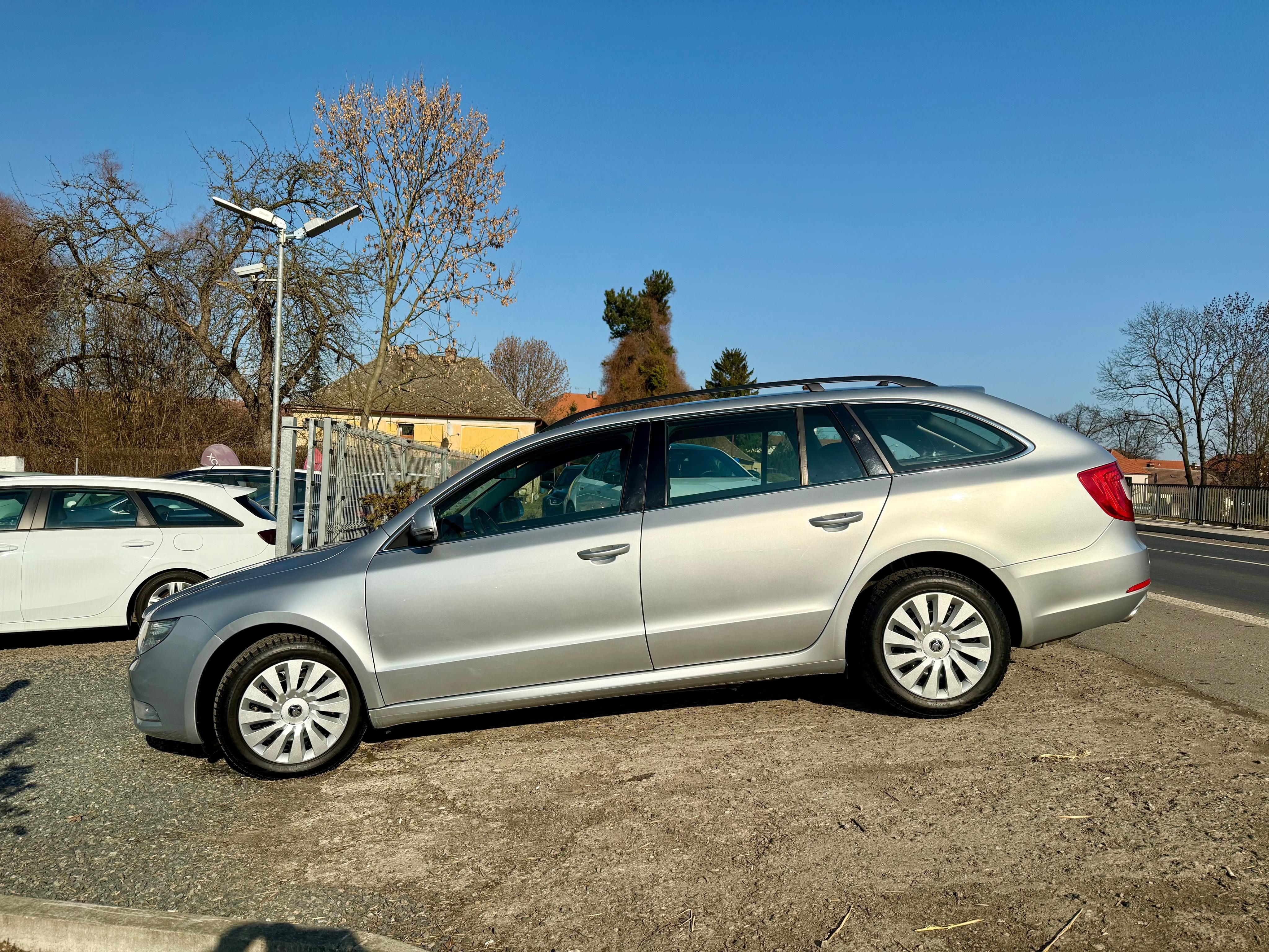 Škoda Superb, 2.0TDi 103kw Manuál Navi