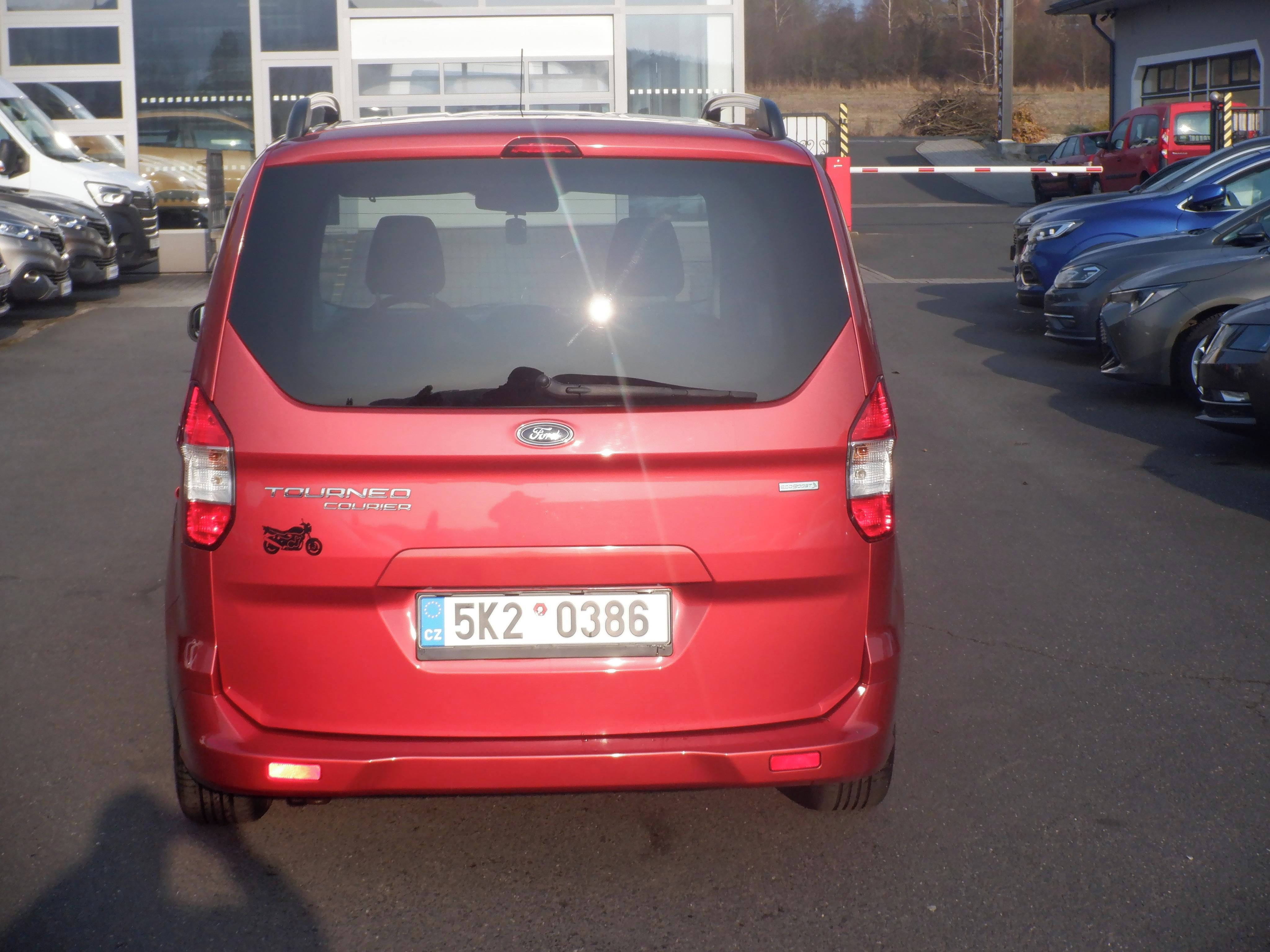 Ford Tourneo Courier, 1.0 EcoBoost 74kW - fotka 6