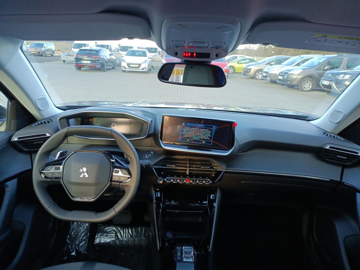 Peugeot 2008, Allure Pack 1.2 PT 130k S&S EA - fotka 2