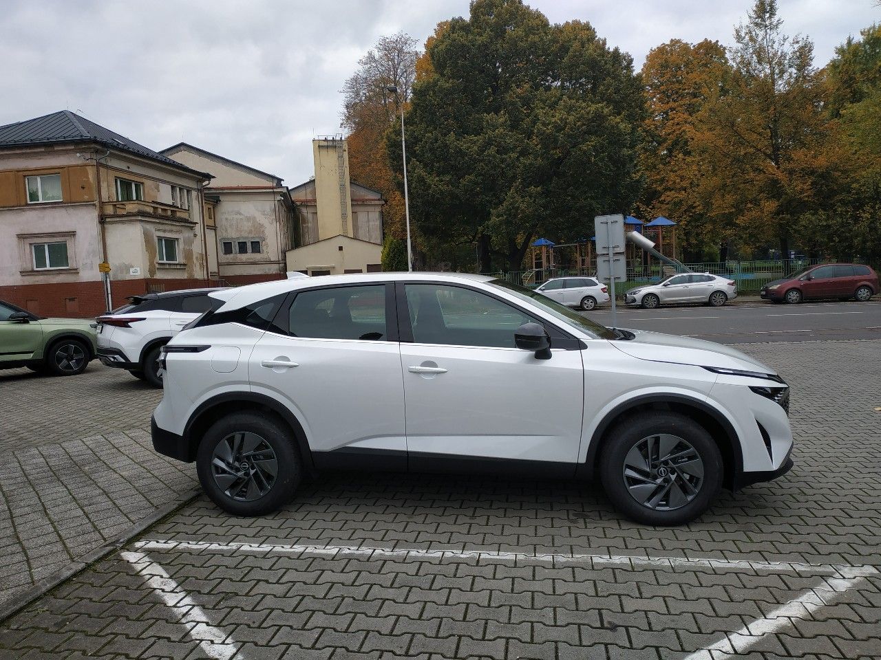 Nissan Qashqai, 1.3mHEV,2WD,MT,Acenta, SKLADEM - fotka 4