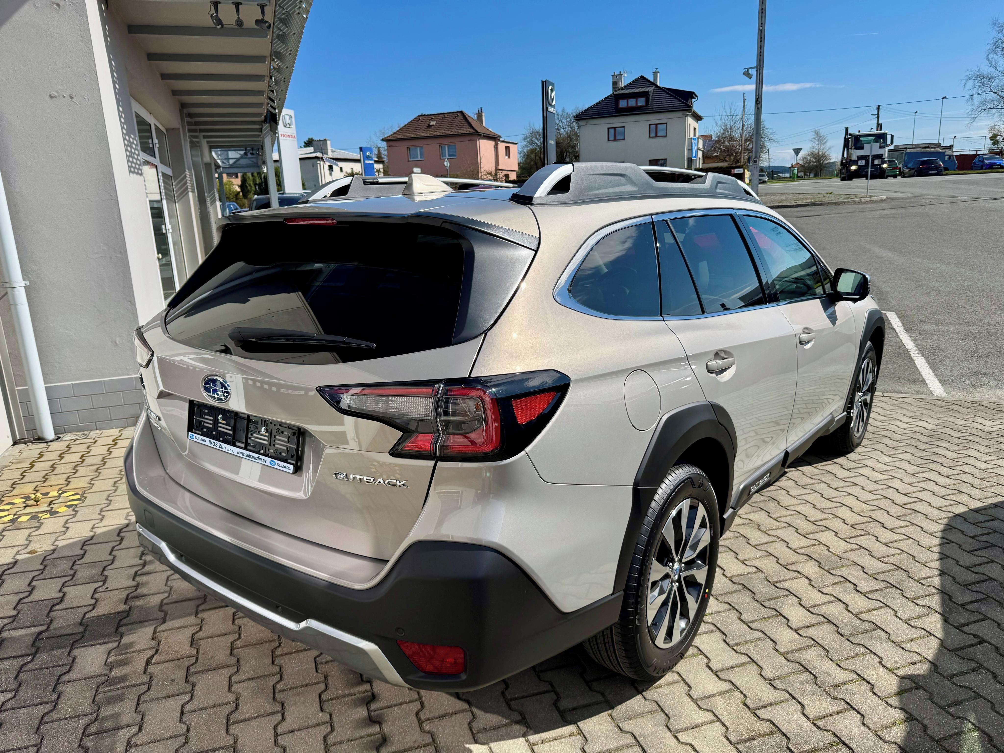 Subaru Outback, 2,5i-T Touring MY2026 - fotka 2