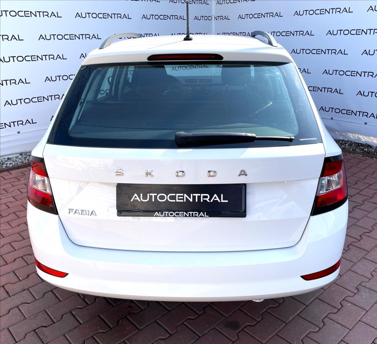 Škoda Fabia, 1,0 TSi,1.maj.,ČR,Nové rozvody - fotka 5