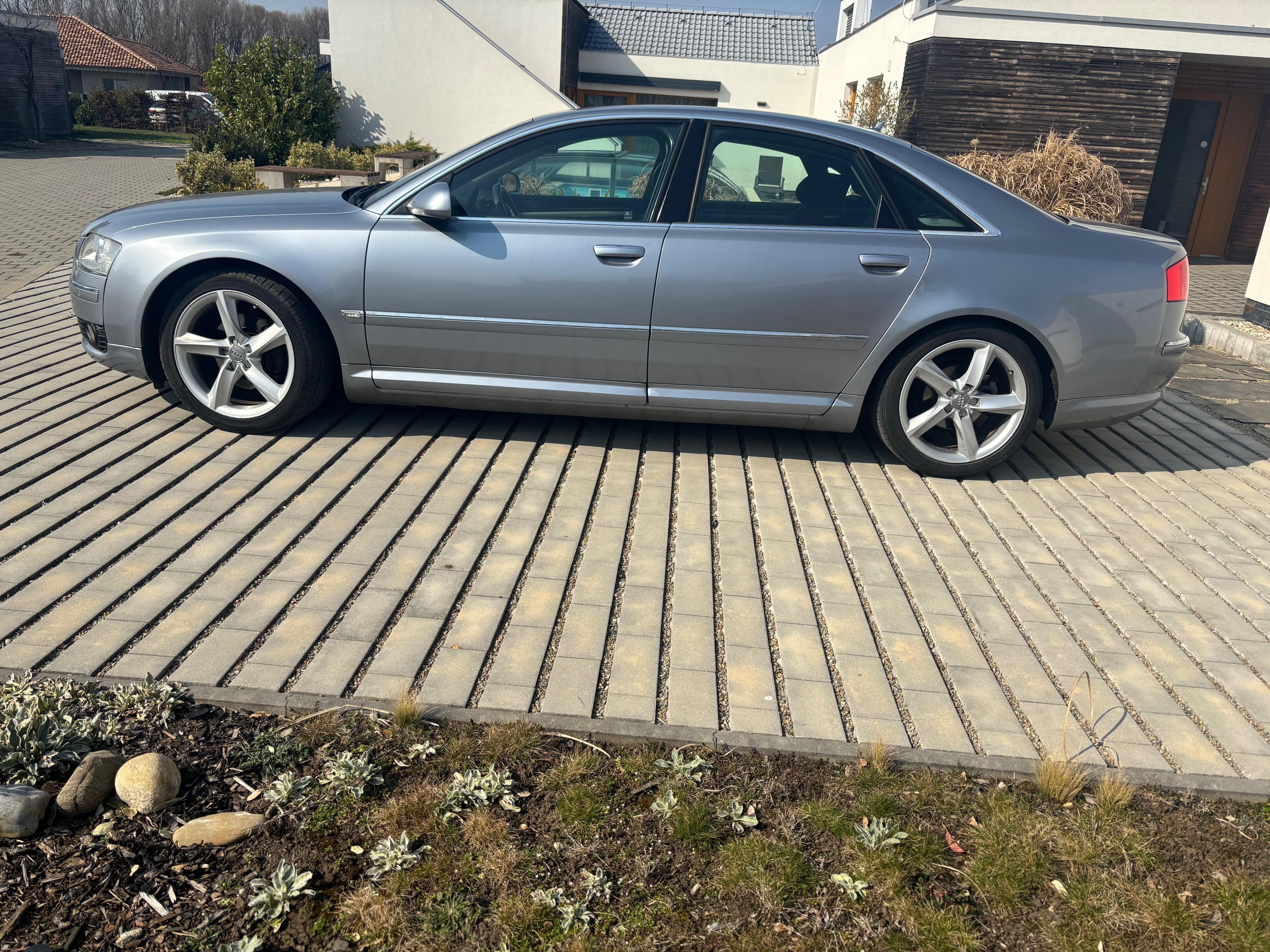 Audi A8, 3.0TDI, 4x4,alcantra - fotka 2