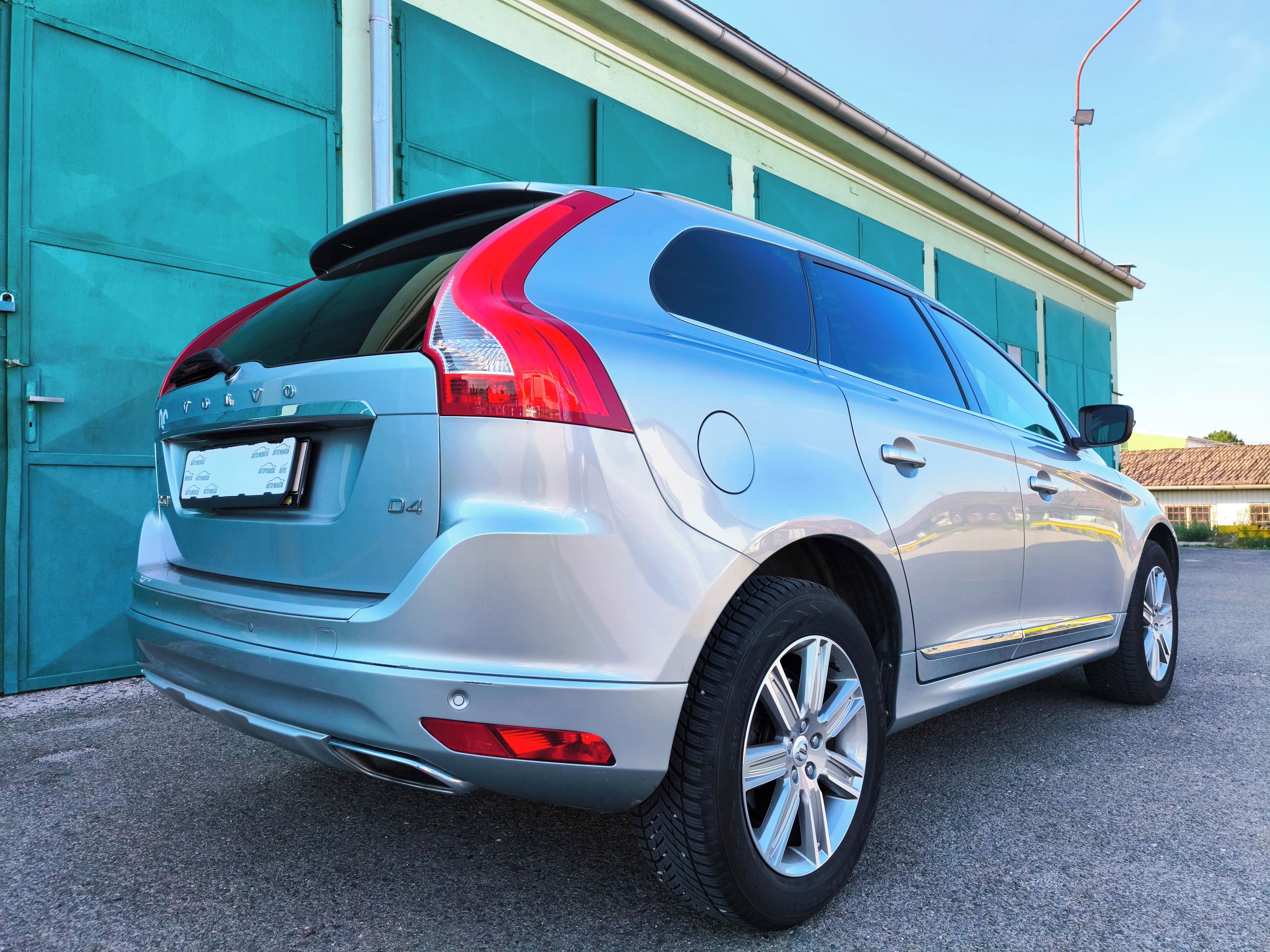 Volvo XC60, 2.0D4/133kW * SUMMUM * - fotka 6