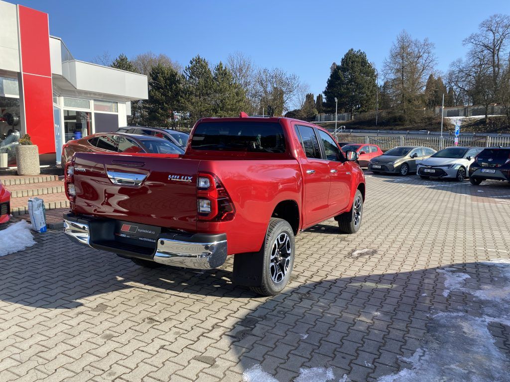 Toyota Hilux, 2,8 Diesel 6AT Executive - fotka 5
