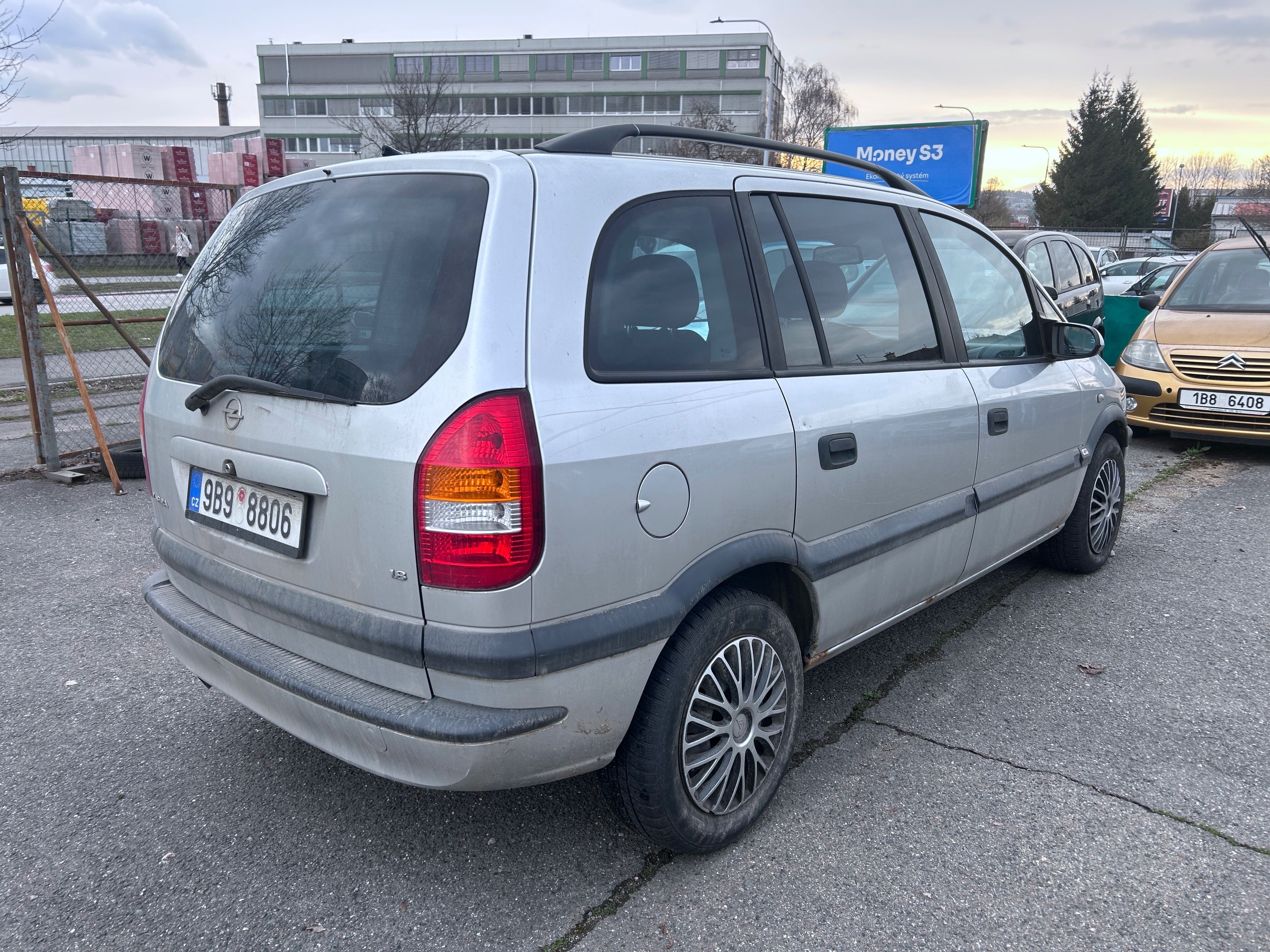 Opel Zafira, 1,8 16V, 7 míst - fotka 5