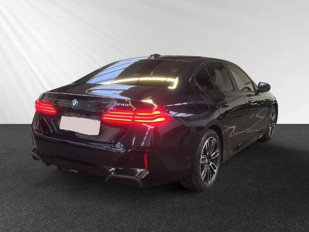 BMW Řada 5, 530 e M Sport*Navi*360°kamera* - fotka 2