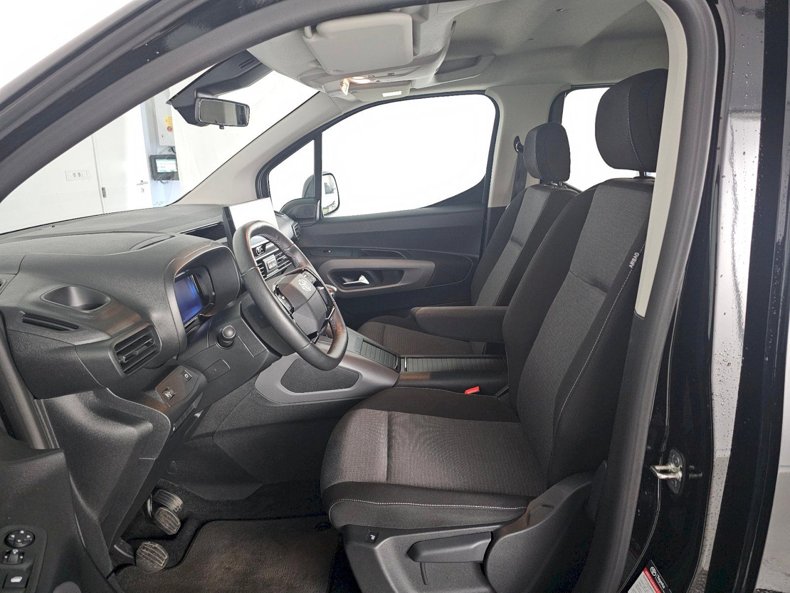 Toyota Proace City Verso, 1.2T 110k Short Family L1 - fotka 6