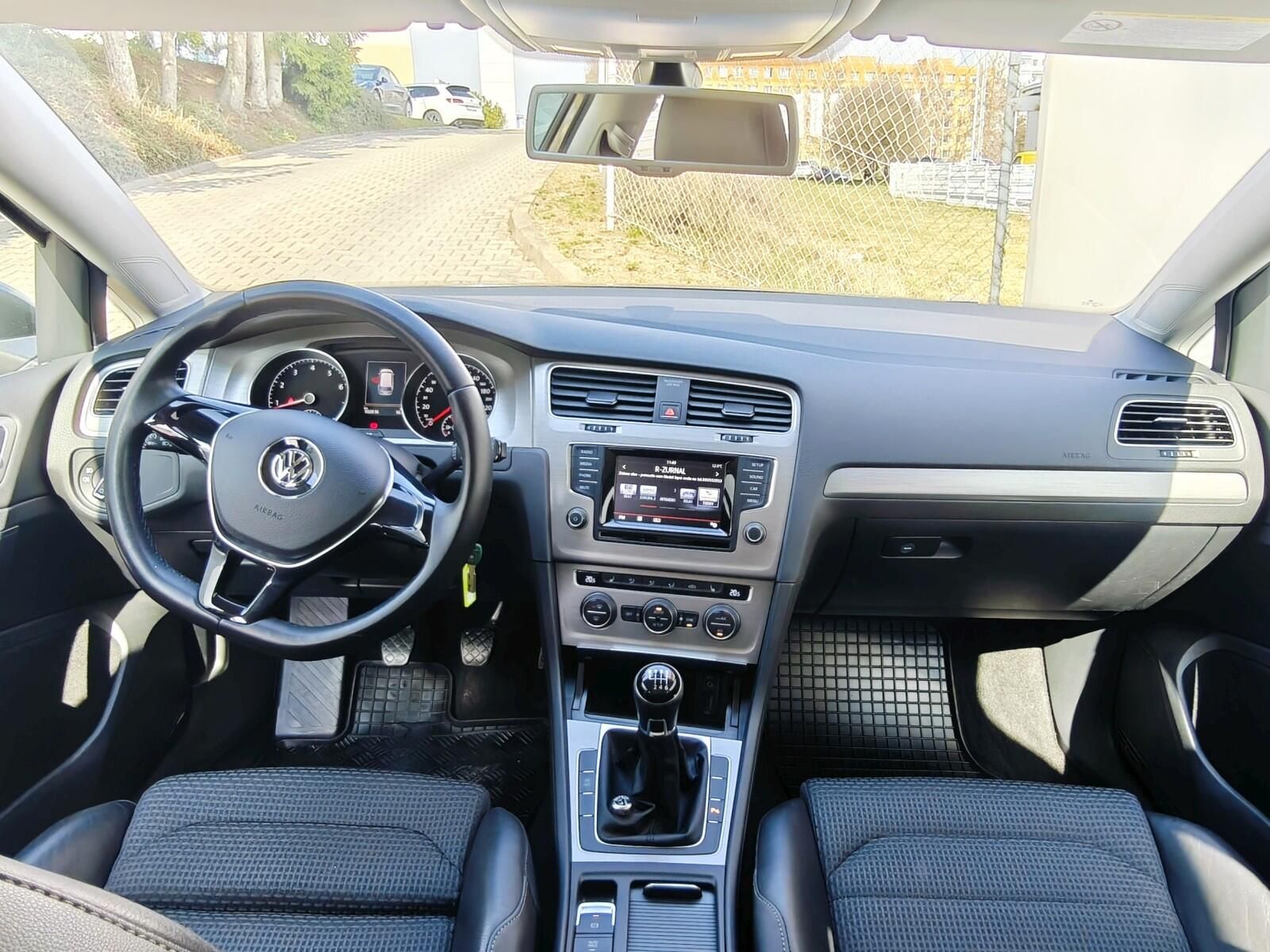 Volkswagen Golf, 1,2 TSI 77 kW Comfortline - fotka 6