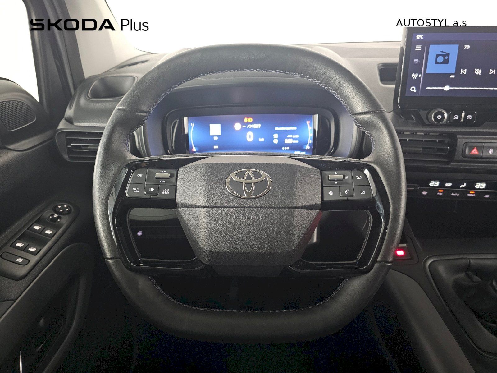 Toyota Proace City Verso, 1.2T 110k Short Family L1 - fotka 5