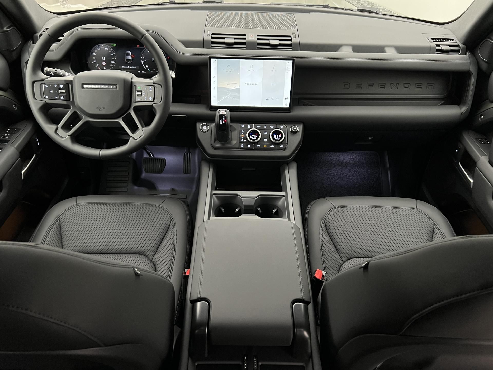 Land Rover Defender, 110 D300 X-DYNAMIC SE AWD AUT - fotka 2