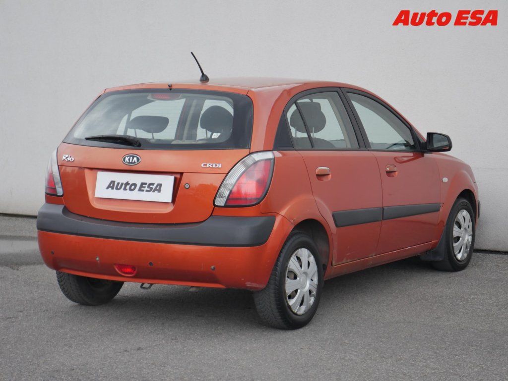 Kia Rio, 1.5i,ČR,AC,park.čidla - fotka 4