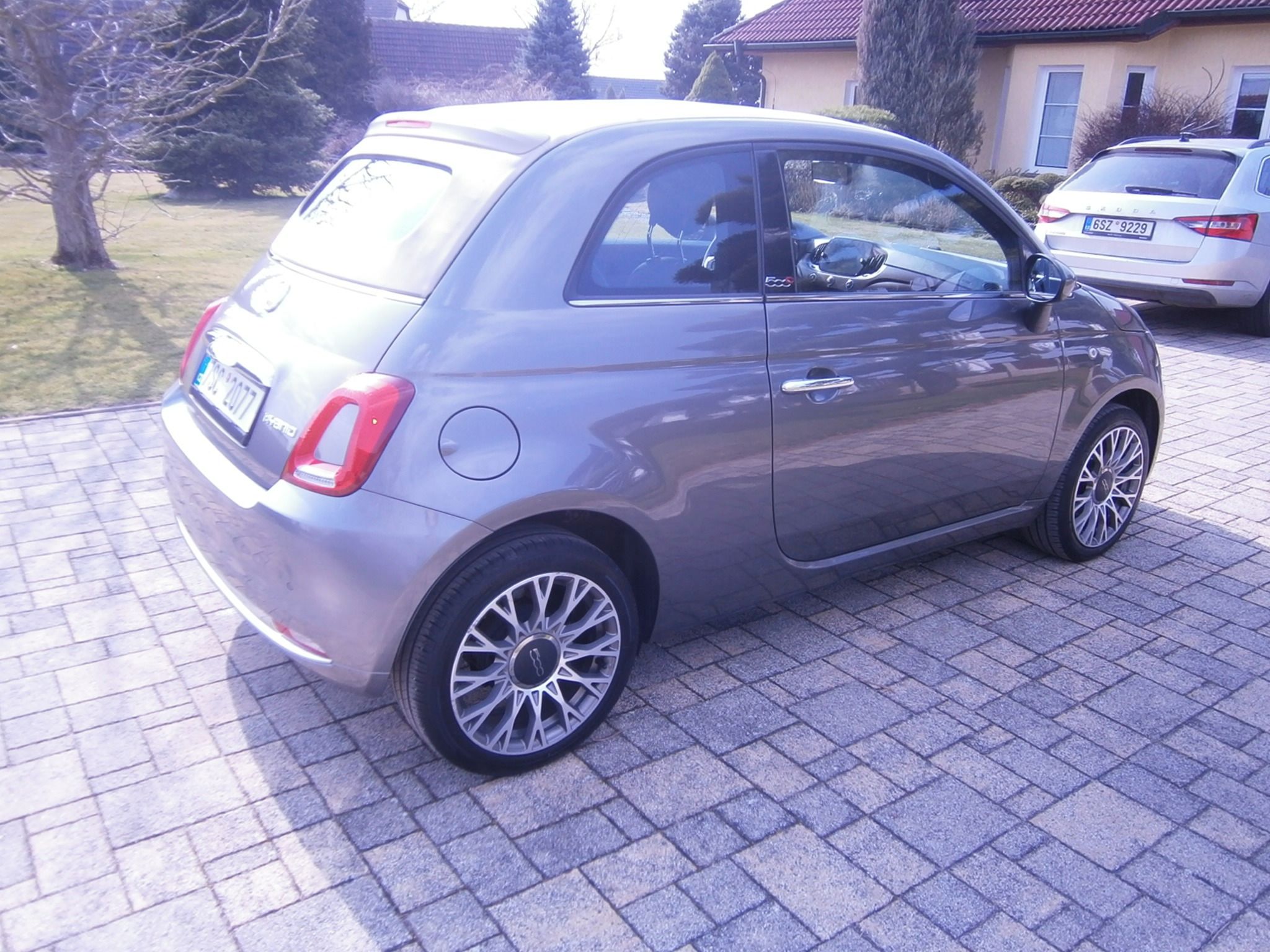 Fiat 500C, 1,0 HYBRID - fotka 5