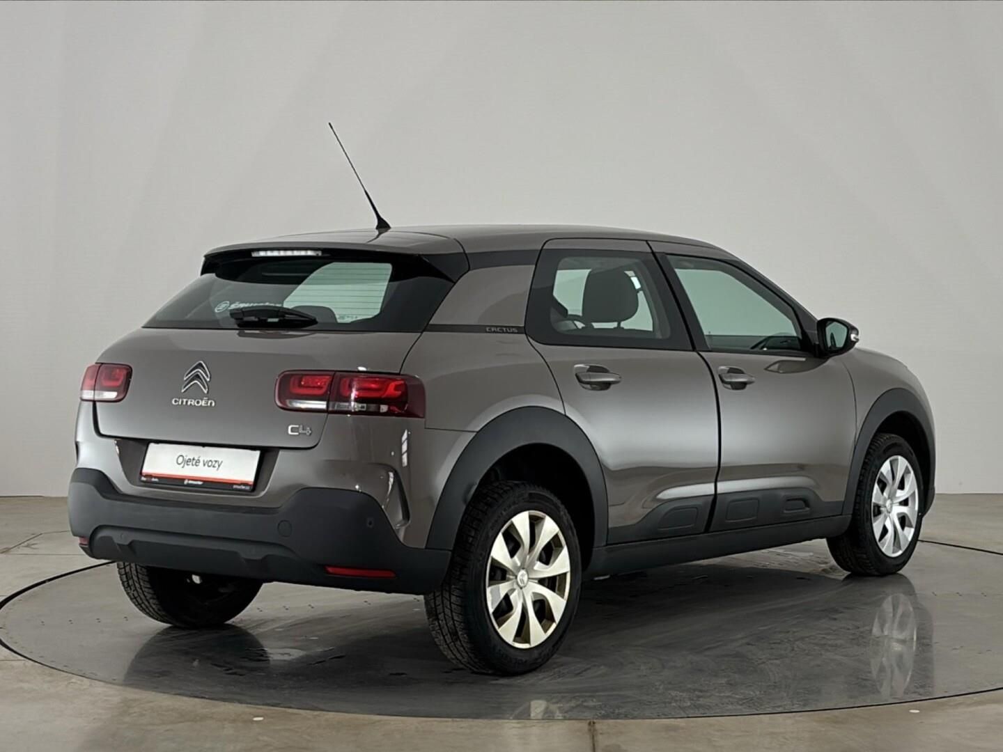 Citroën C4 Cactus, 1.2 PureTech / 81 kW - fotka 2