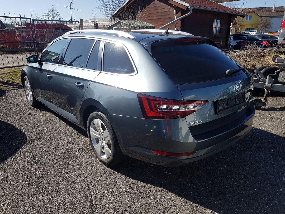 Škoda Superb, 2.0TDi 110KW DSG NAVI - fotka 4