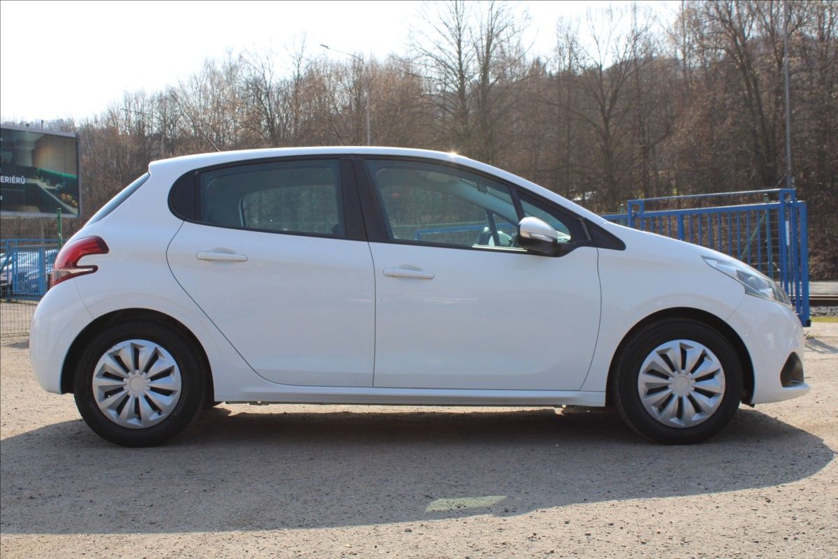 Peugeot 208, 1,2 PT  NOVÉ V ČR,48TKM - fotka 4
