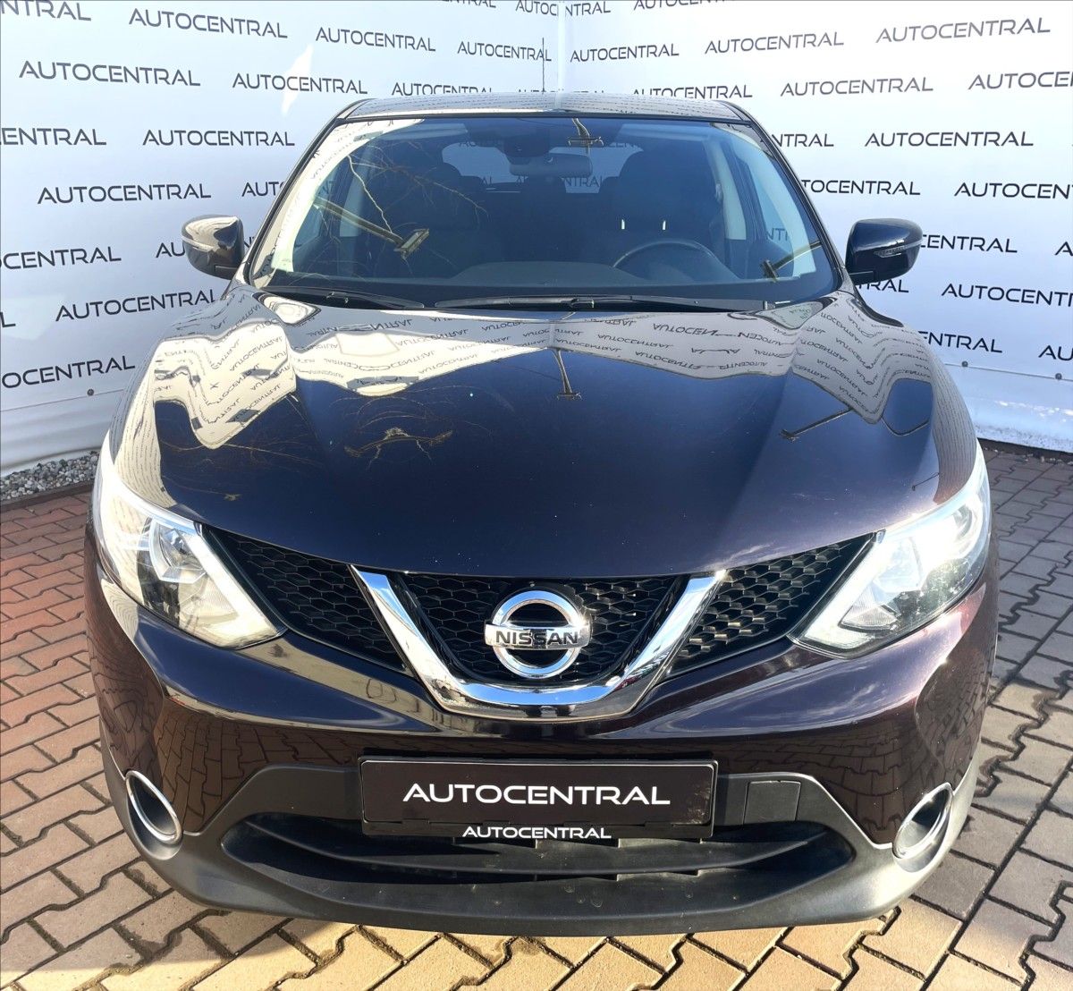 Nissan Qashqai, 1,2 Dif-T Czech-line,serv.kn. - fotka 2