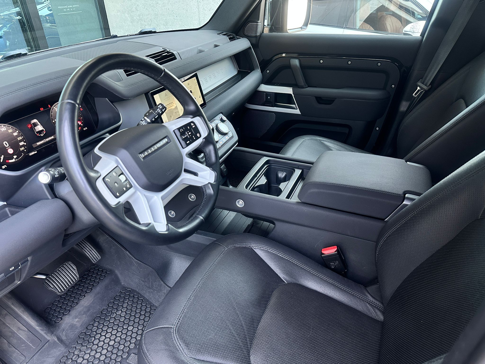 Land Rover Defender, SE, 360°, Ventilace, TZ - fotka 5