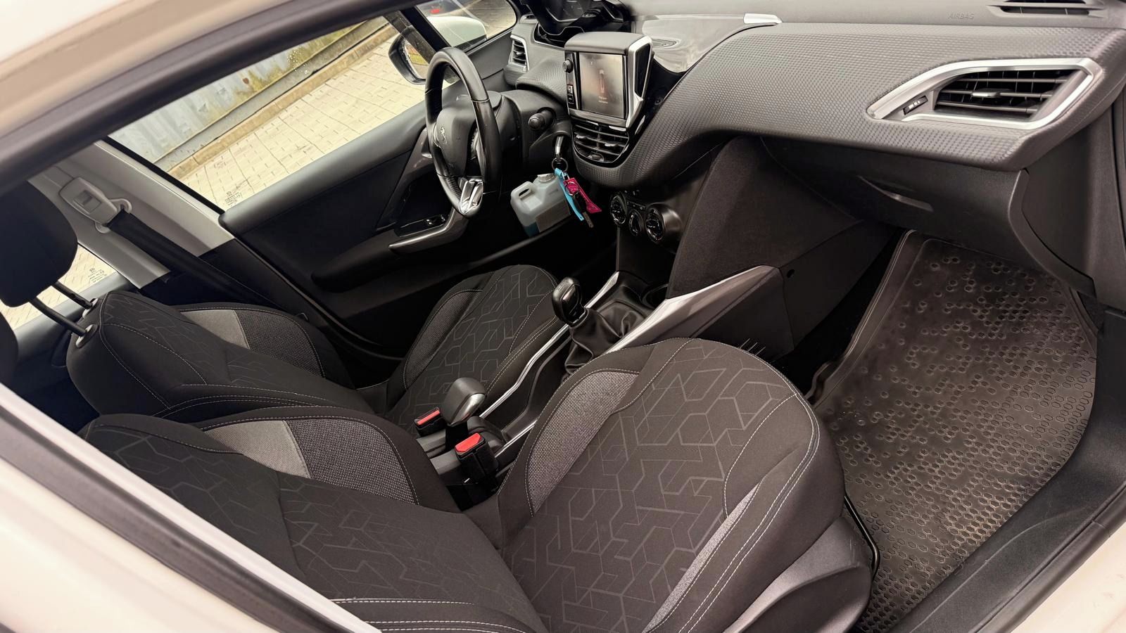 Peugeot 2008, 1.2 PureTech 60kW - fotka 6