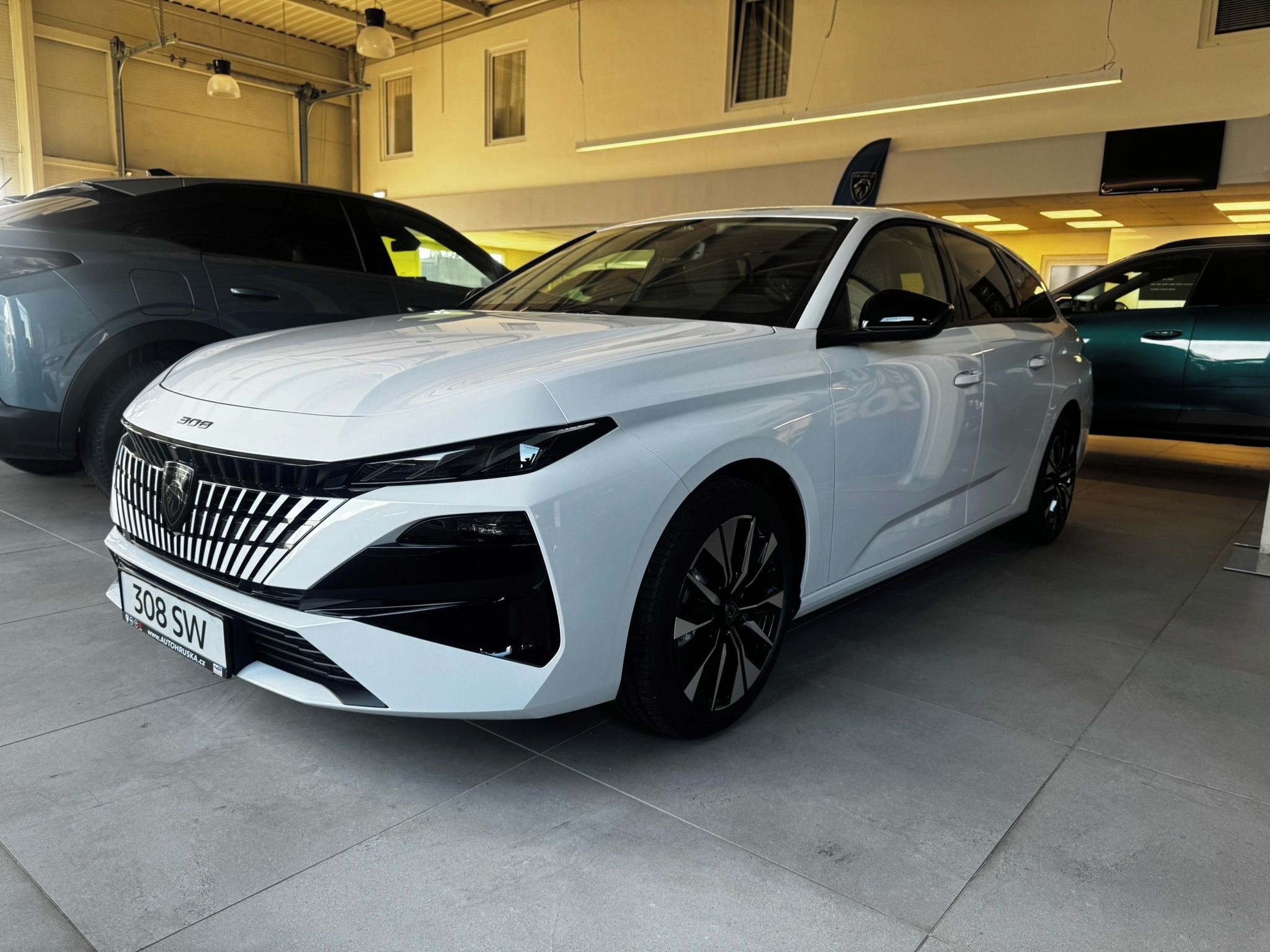 Peugeot 308, SW ALLURE Hybrid 145 e-DCS6 - fotka 2
