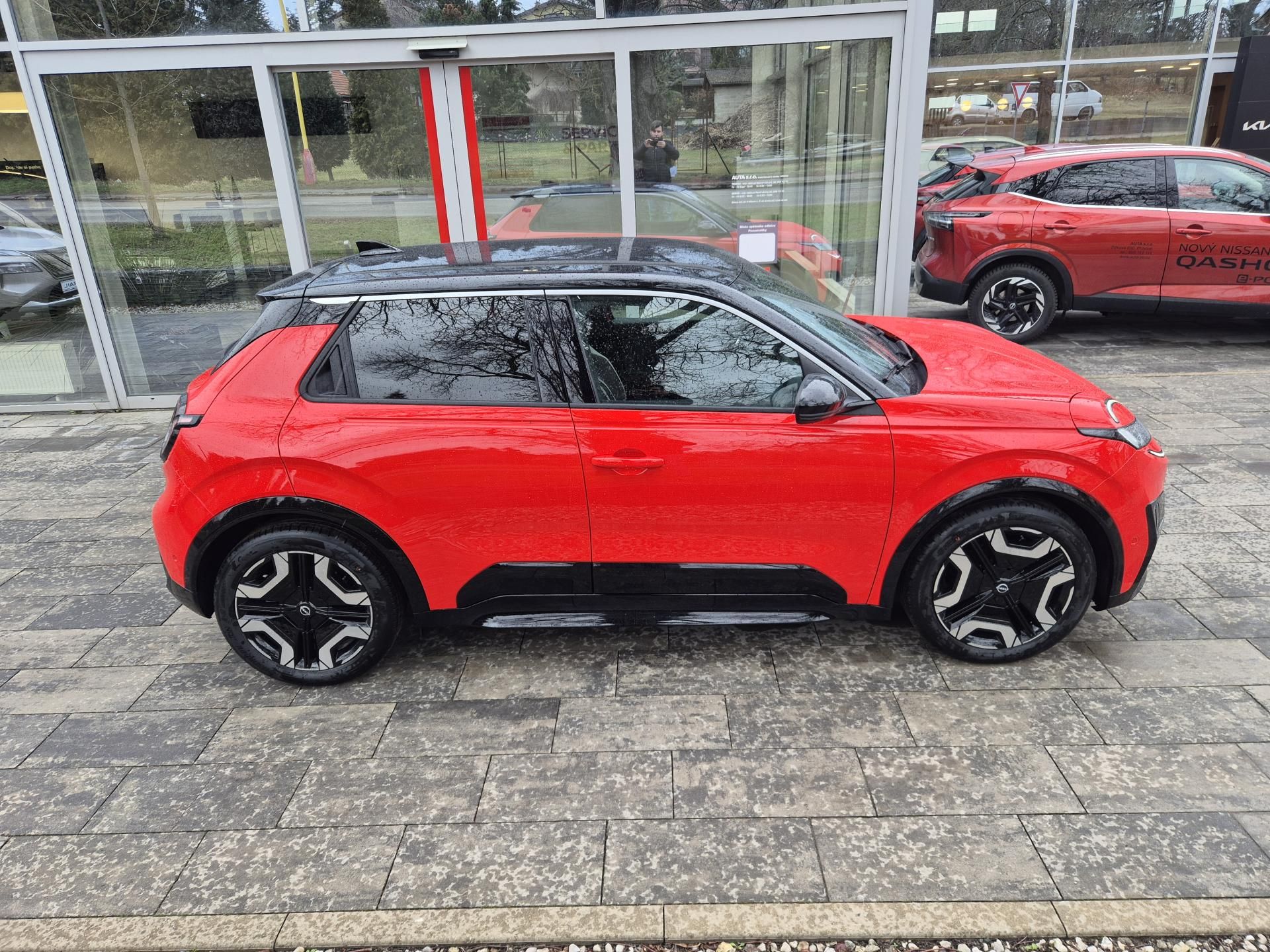 Nissan Micra, EVOLVE 52kWh 150k - fotka 4