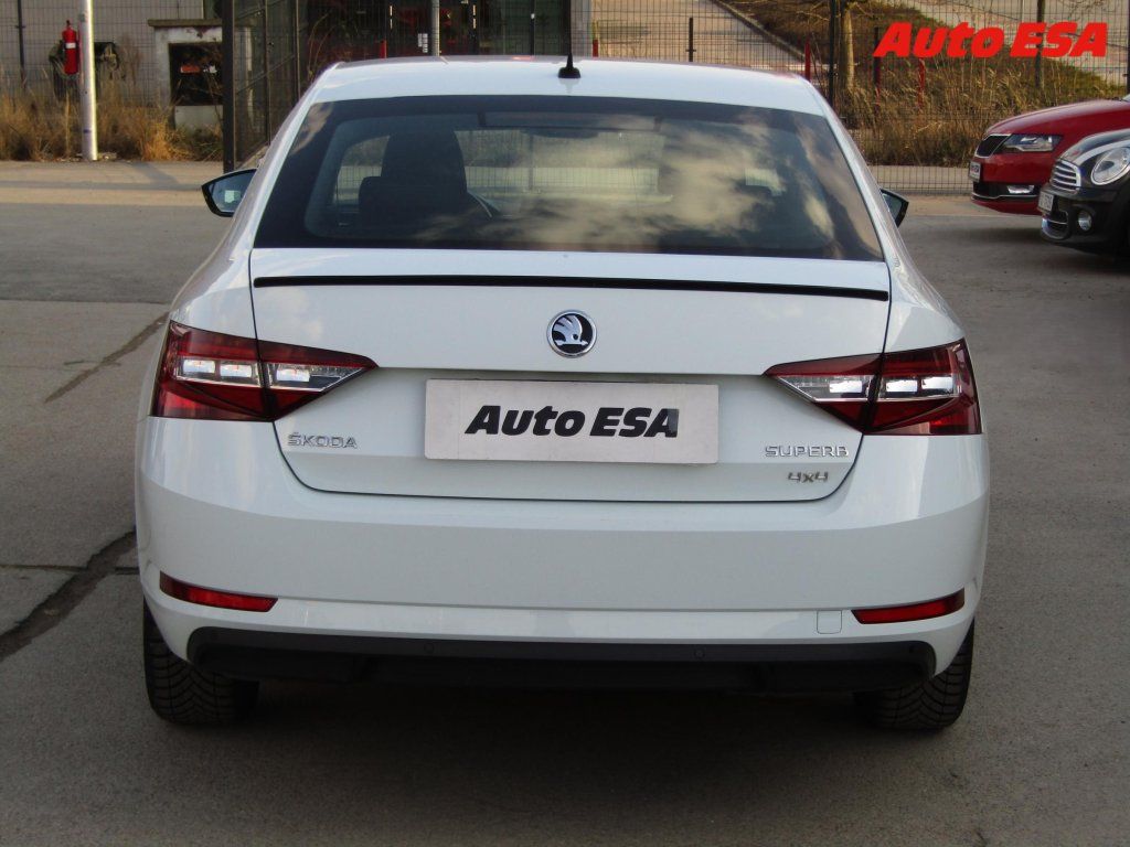 Škoda Superb, 2.0 TDi,ČR,Style,DSG - fotka 5