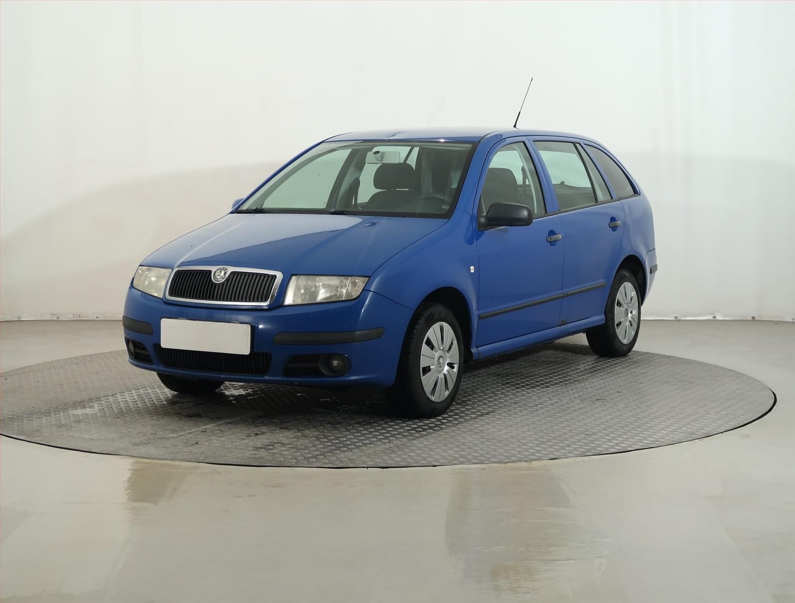 Škoda Fabia, 1.4 16V, Tažné, Klima - fotka 2