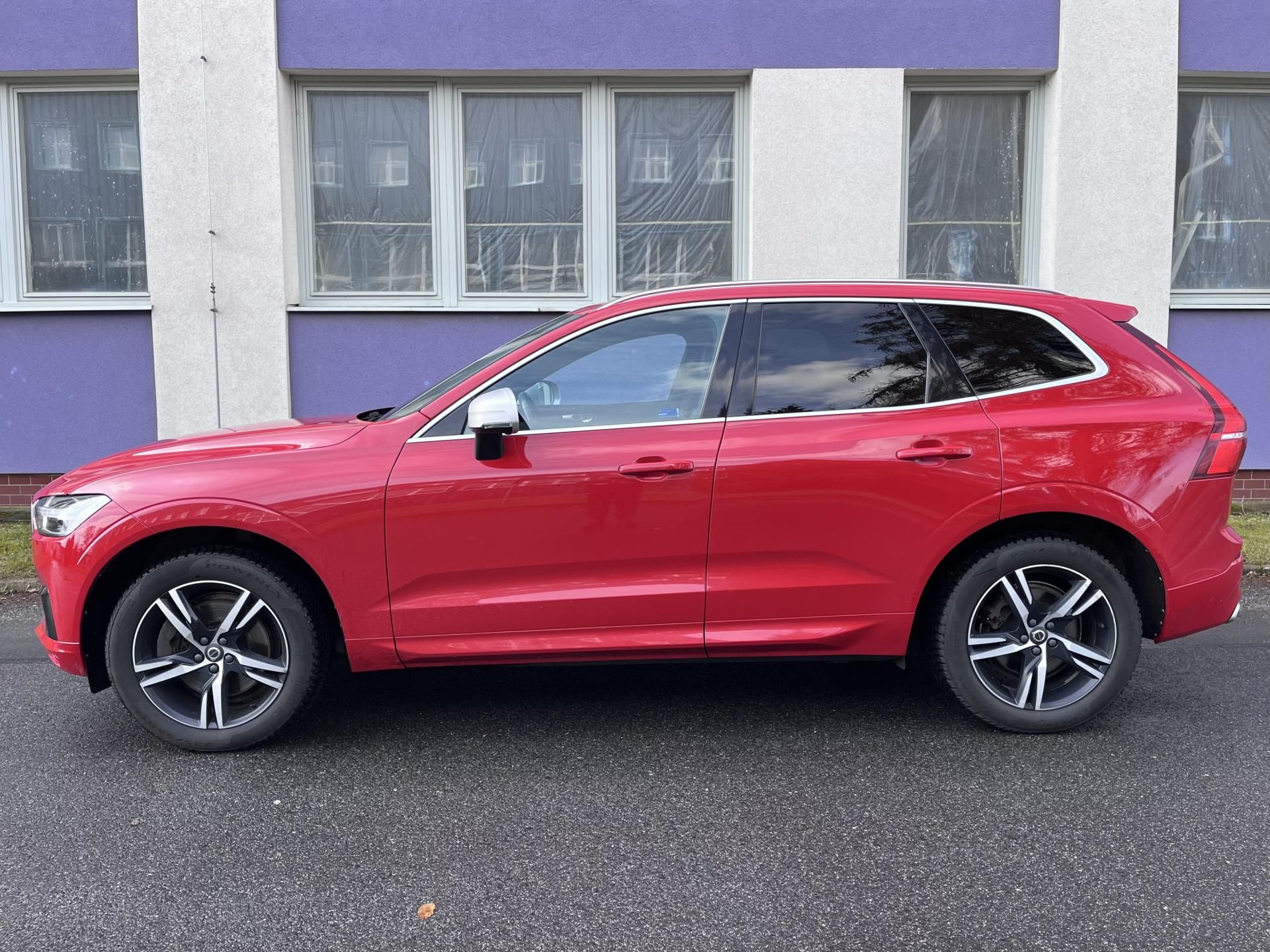 Volvo XC60, 2,0 T5 AWD R-desing /servis/ - fotka 2
