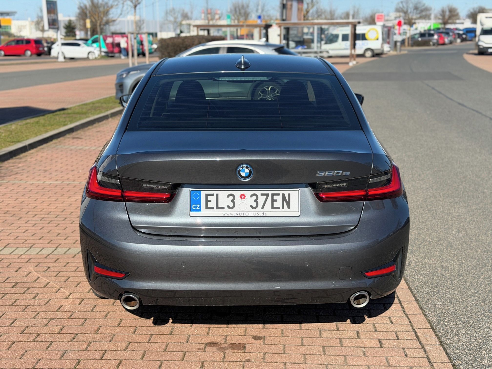 BMW Řada 3, 320e 2,0/120kW - fotka 5