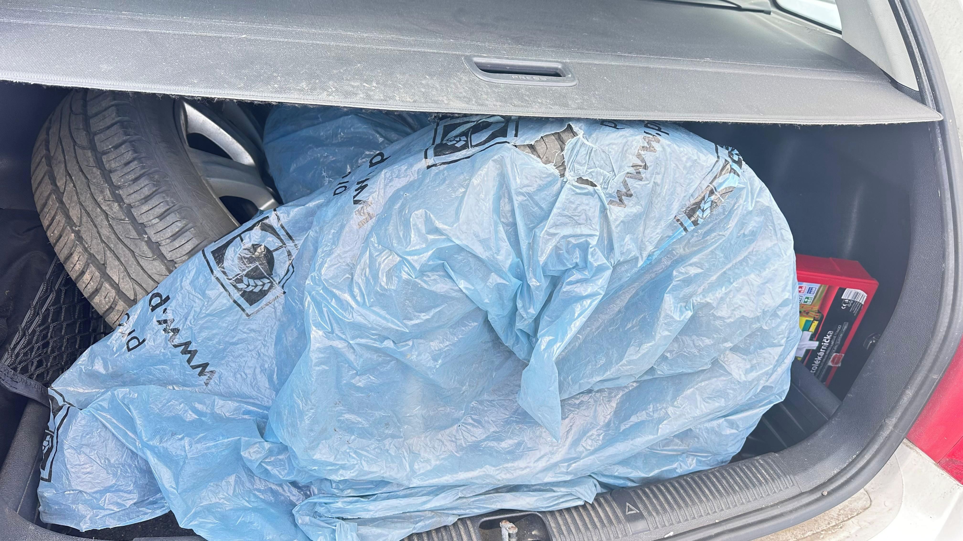 Škoda Fabia, 1,6Tdi, na splátky všem - fotka 5