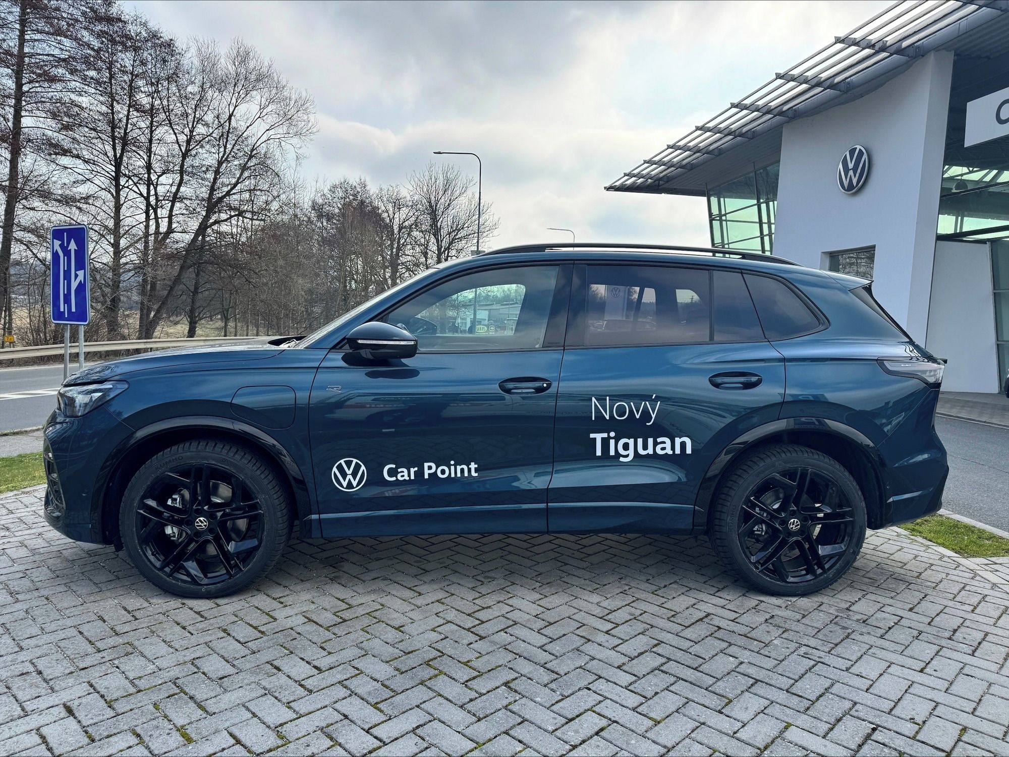 Volkswagen Tiguan, R-Line People 200kW e-Hybrid - fotka 2