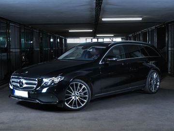 Mercedes-Benz E400 AMG Line