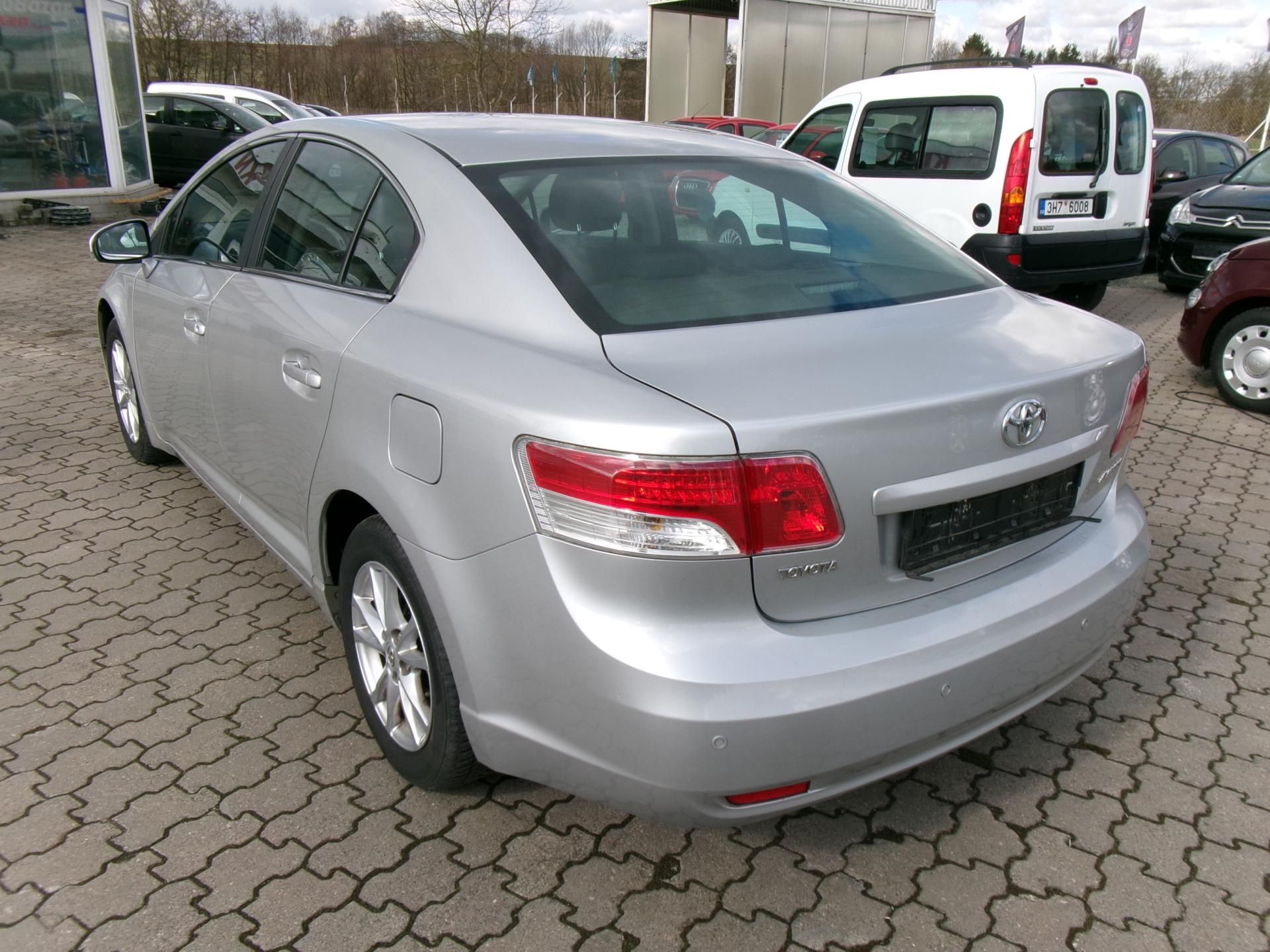 Toyota Avensis, 1.6i 97kw,serviska - fotka 5