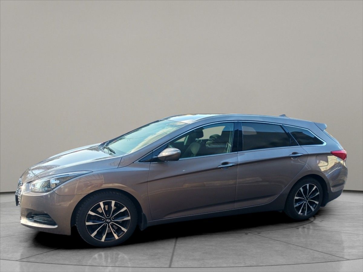 Hyundai i40, 1,6 CRDI KOMBI DCT - fotka 3