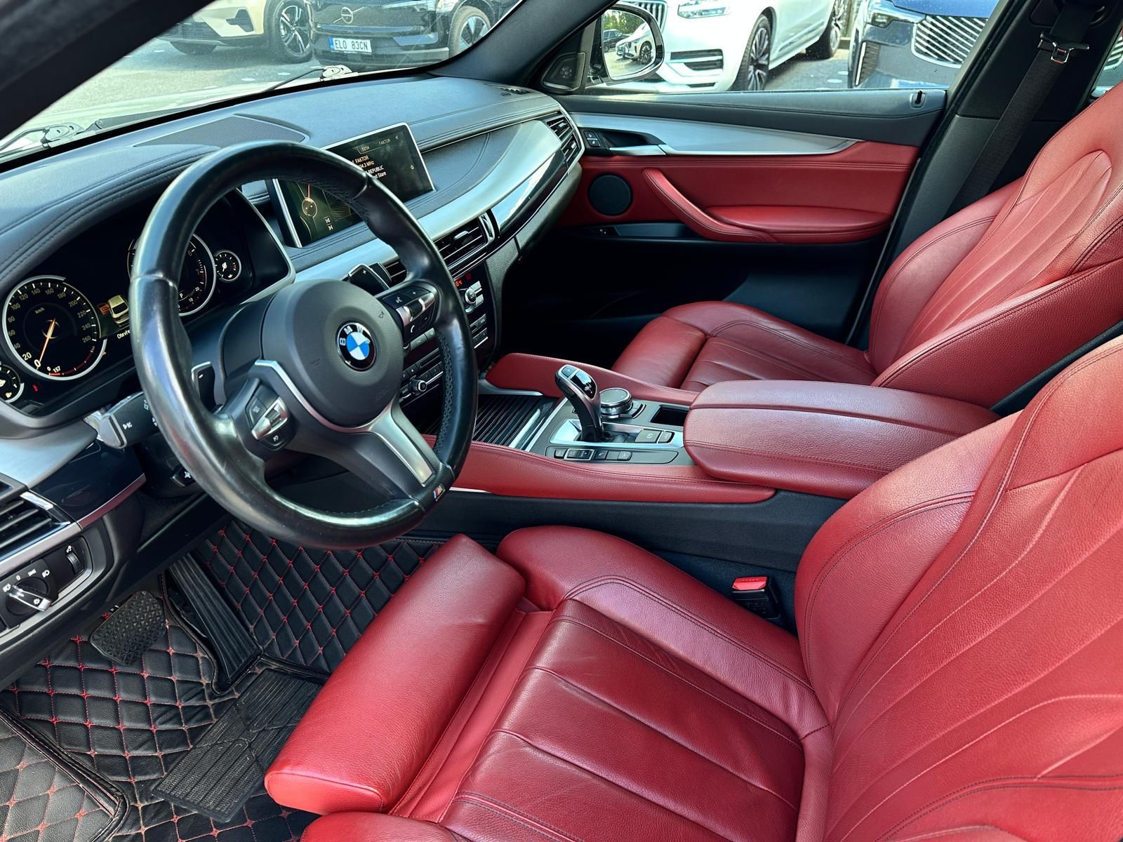 BMW X6, 35i XDrive H&K, PANO - fotka 5