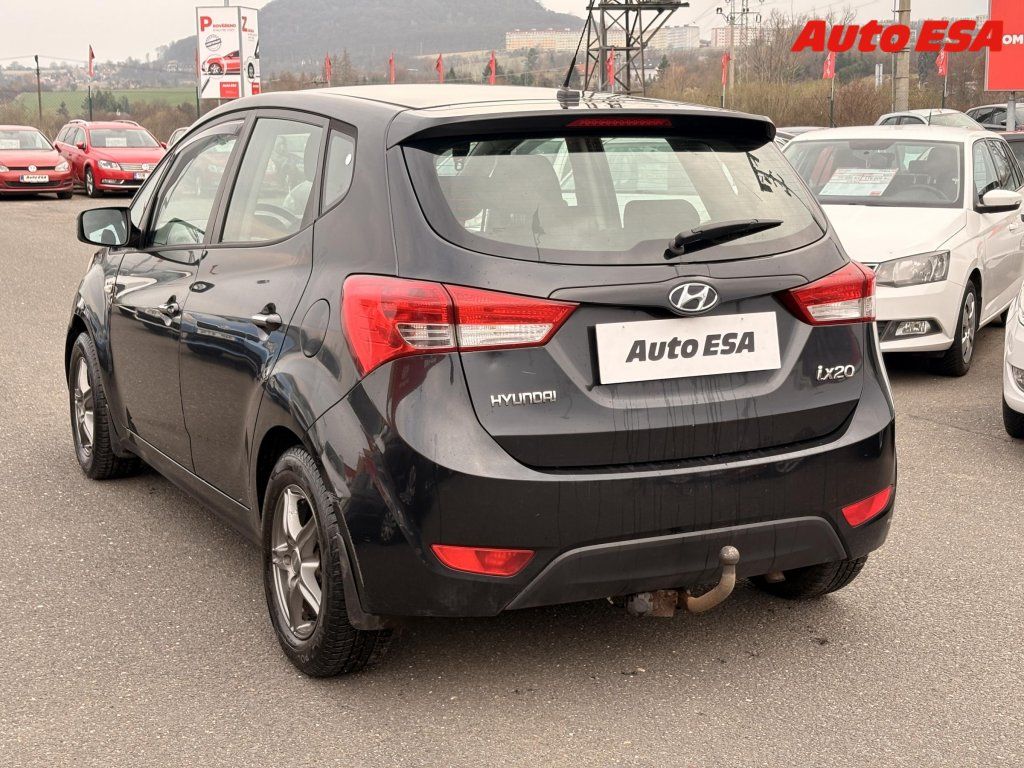 Hyundai i20, 1.4,AC,tažné - fotka 4