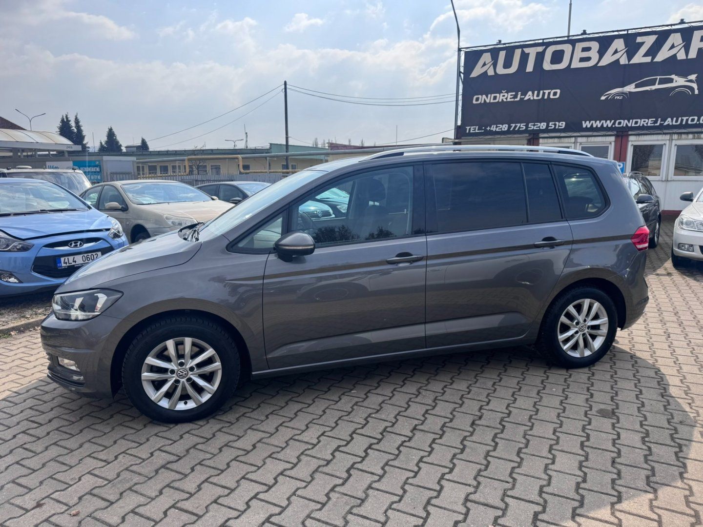 Volkswagen Touran, 7X 2,0 TDI 110 KW 2 MAJ TAŽNÉ - fotka 3