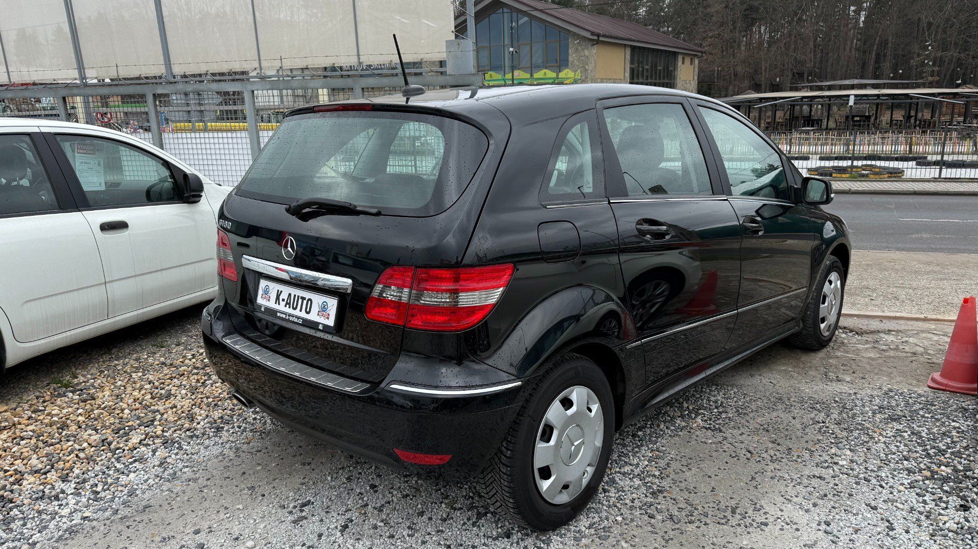 Mercedes-Benz Třídy B, B180i 85kW *Klima*PDC* - fotka 4