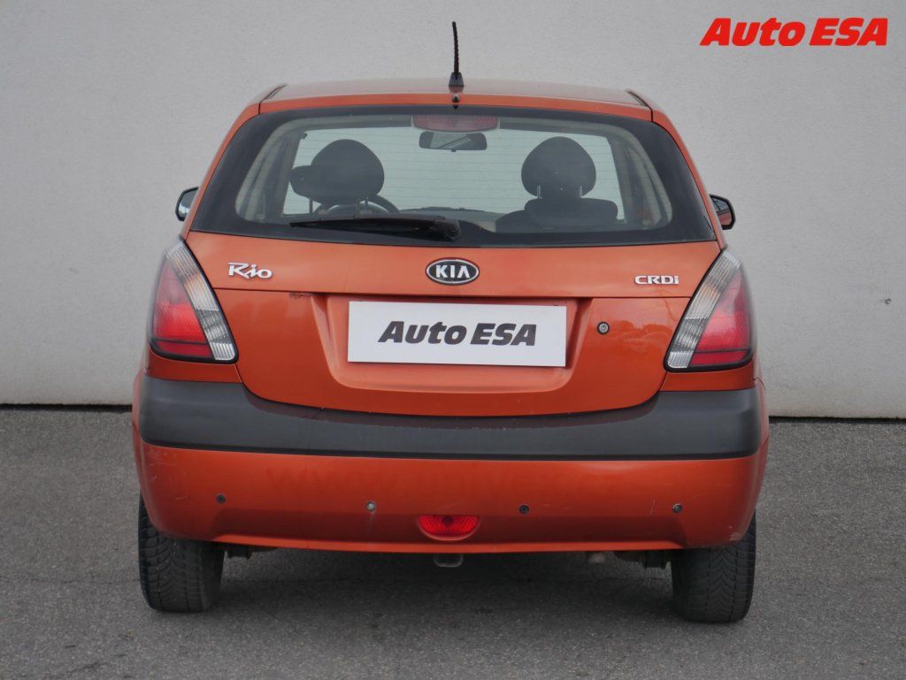 Kia Rio, 1.5i,ČR,AC,park.čidla - fotka 5