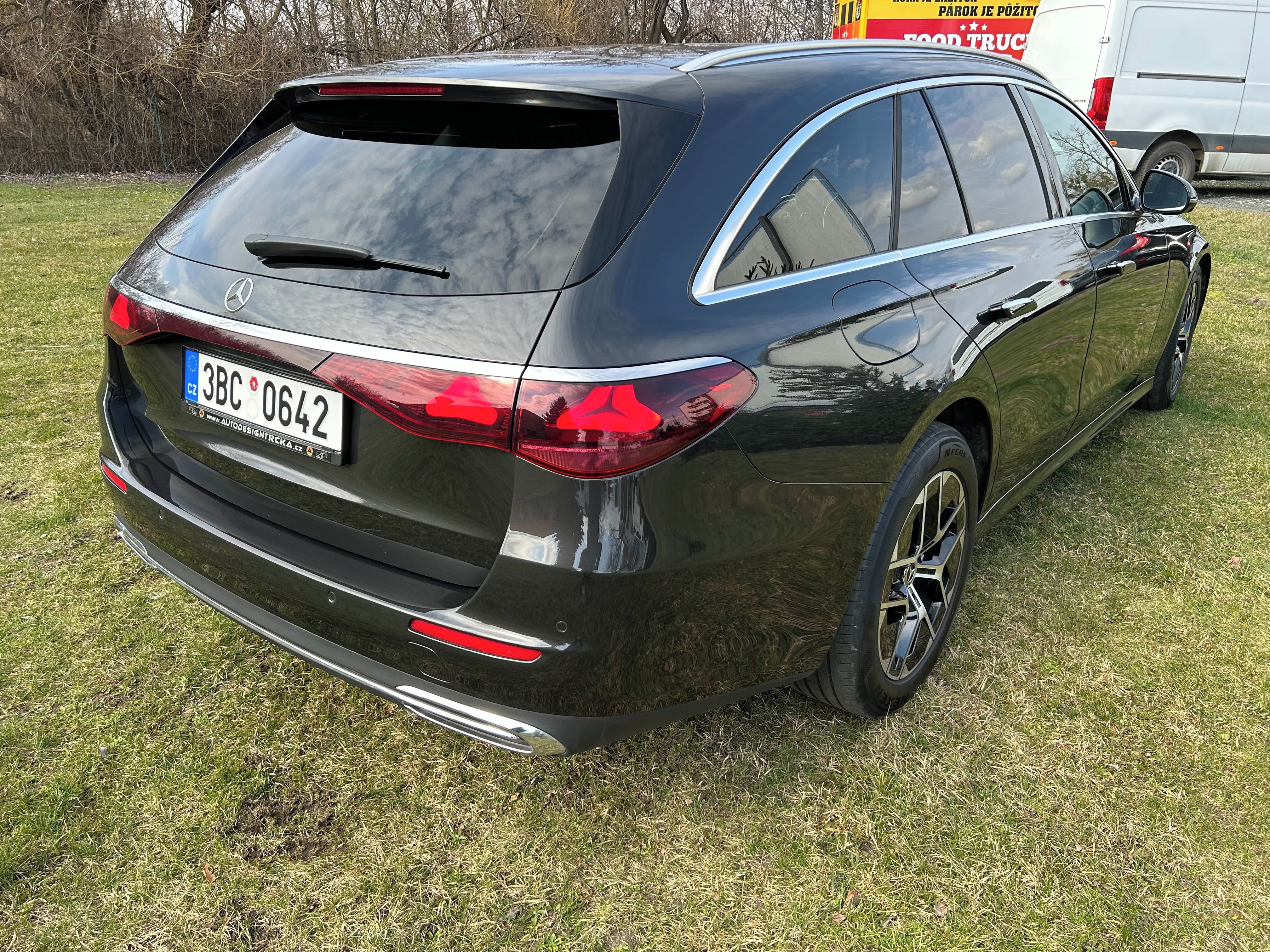 Mercedes-Benz Třídy E, E 200 - fotka 5