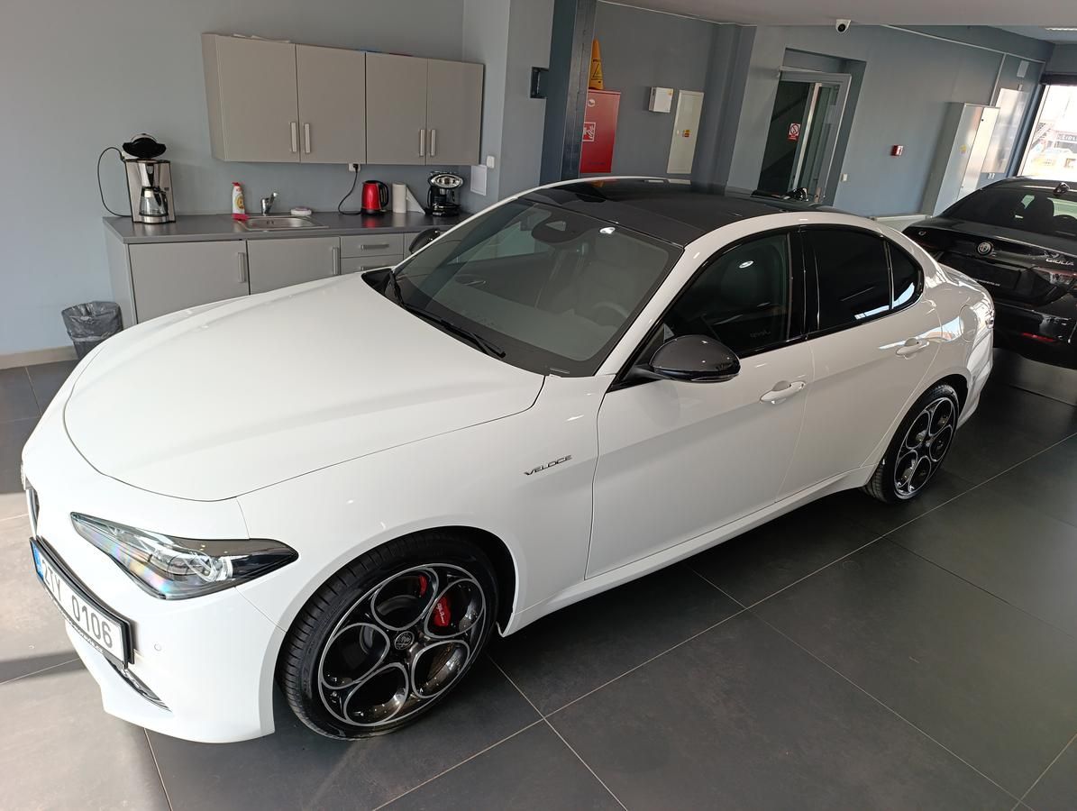 Alfa Romeo Giulia, Veloce 2,2 JTDm 210k Q4 - fotka 5