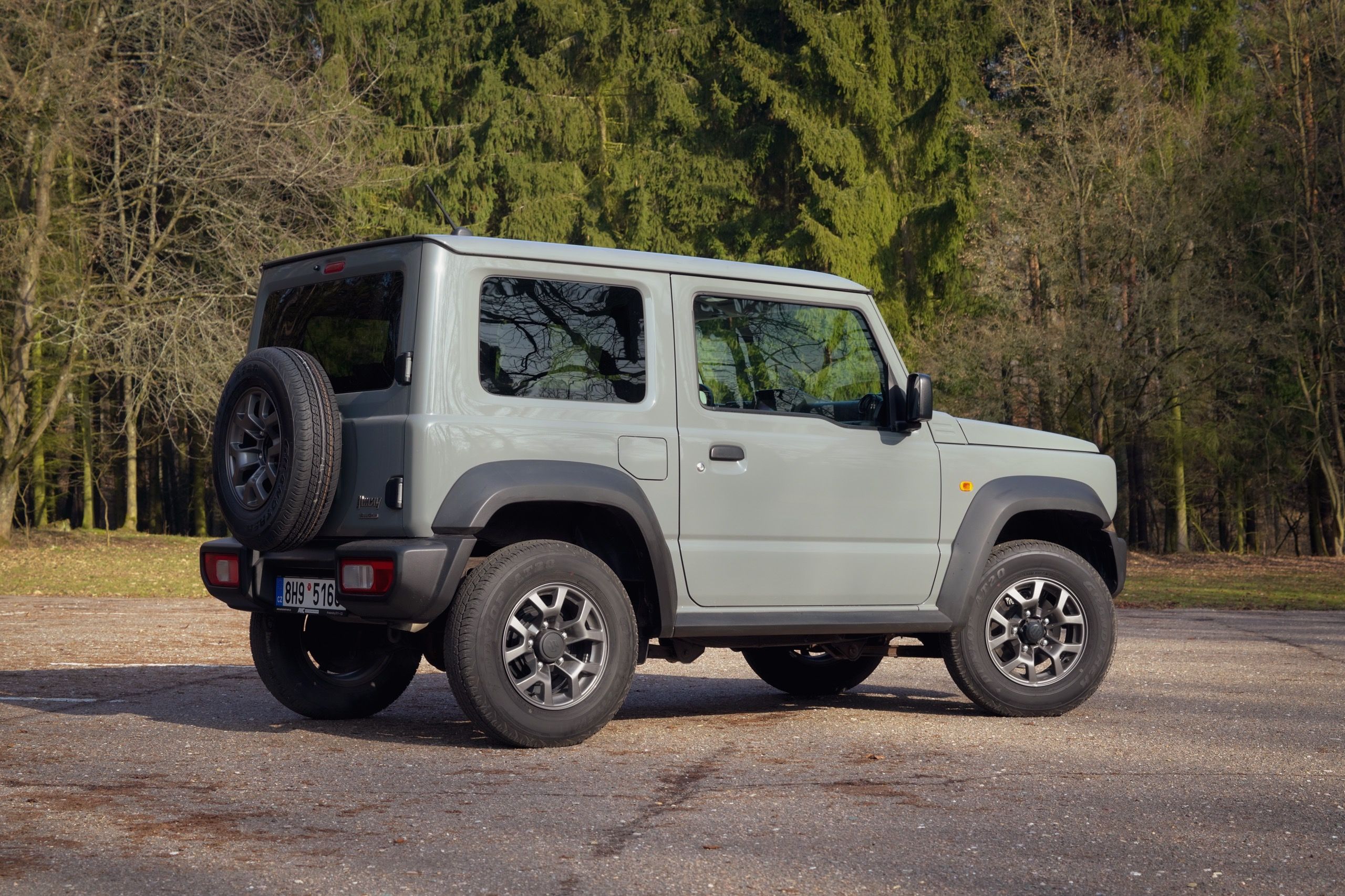 Suzuki Jimny, ESENCE 1.5 (4x4) manuál - fotka 2