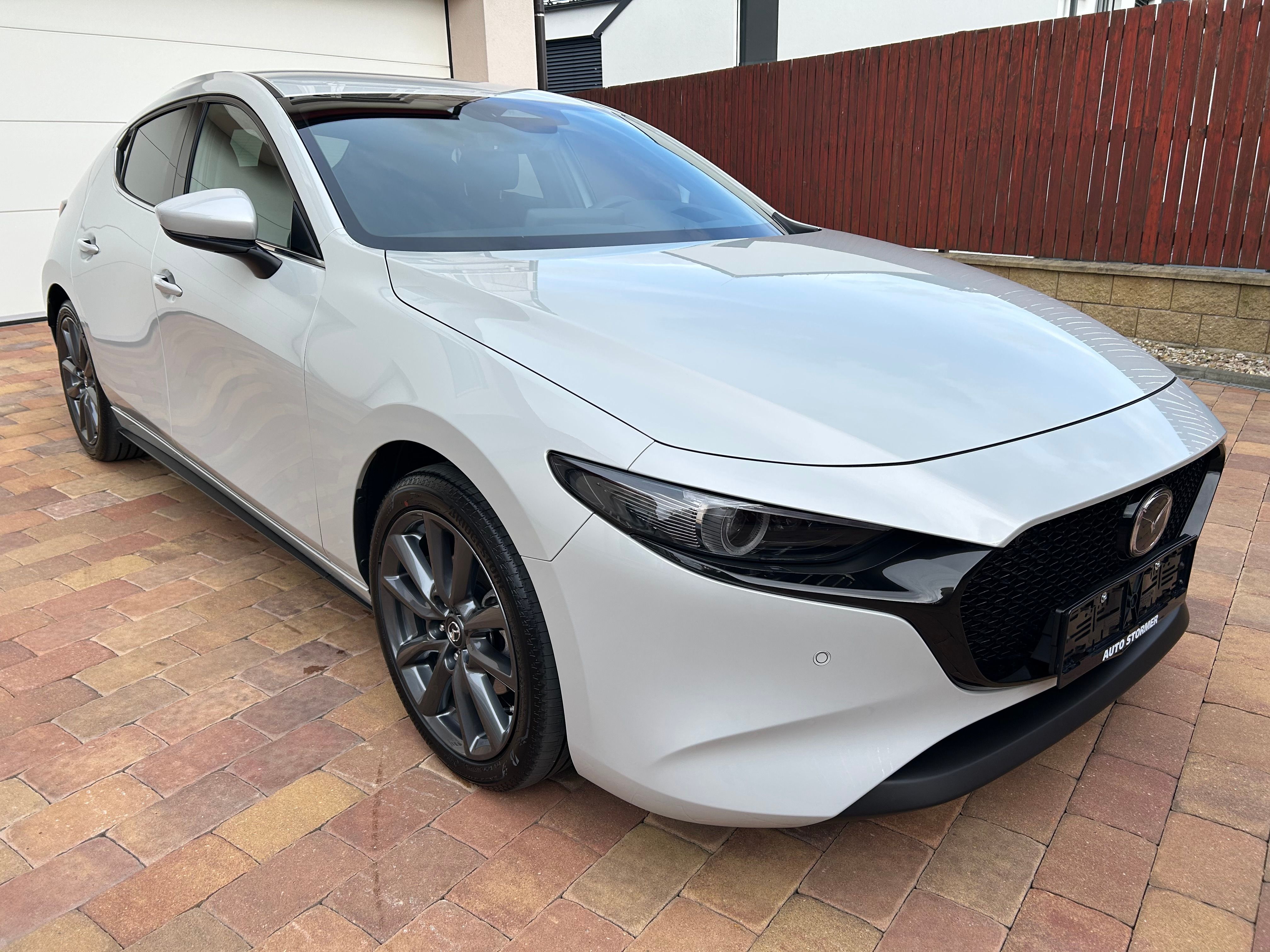 Mazda 3, 2.0 e-SKYACTIV-G150 EXCLUSIVE - fotka 3