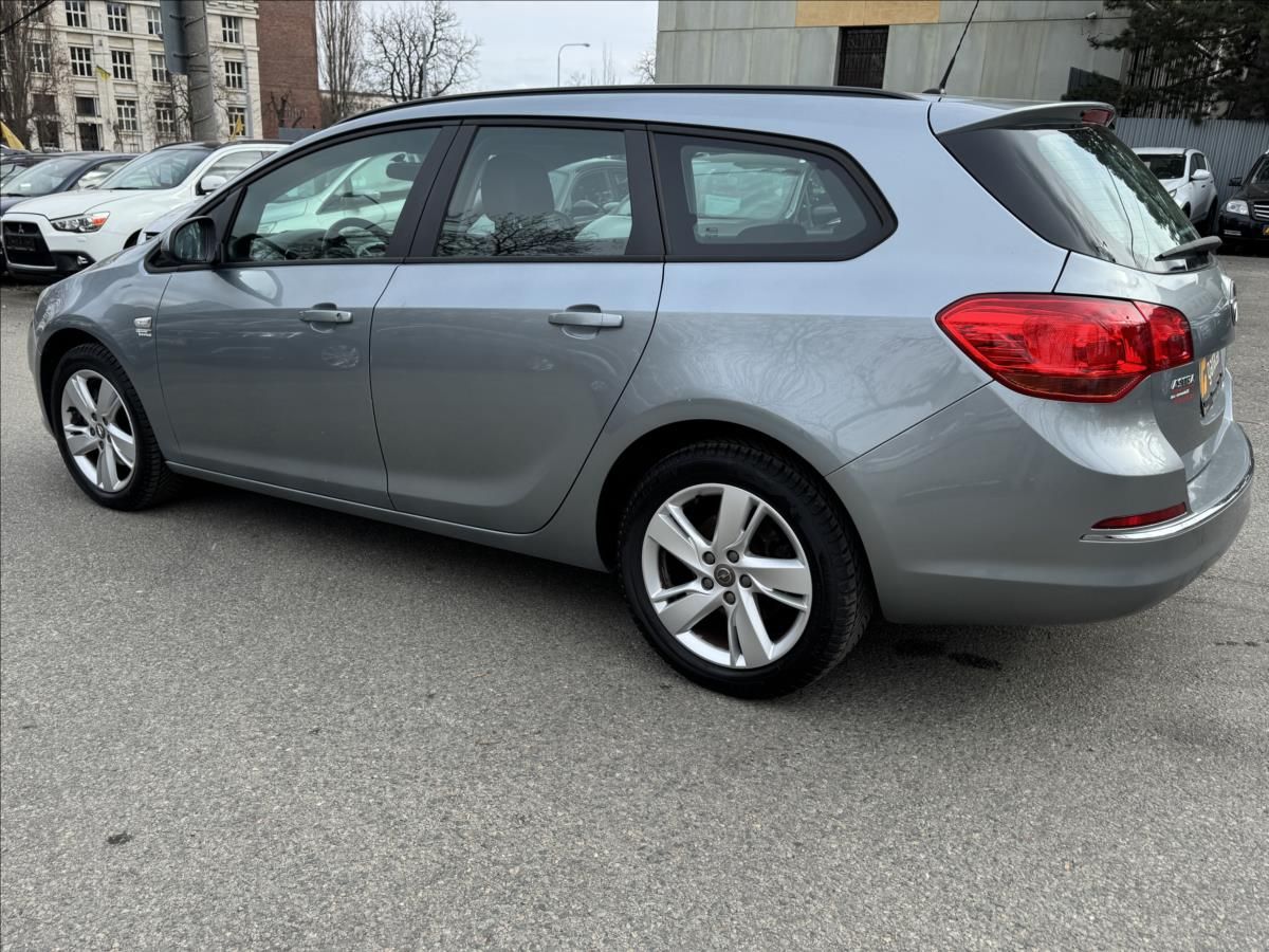 Opel Astra, 1,7 FACELIFT+NOVÉ PNEU. - fotka 6