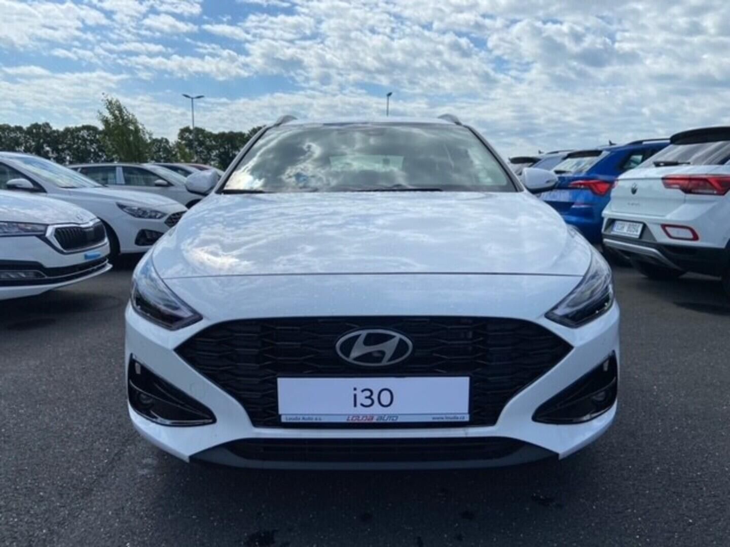 Hyundai i30, WG 26 1,6TGDI DCT STYLE 110 kW - fotka 2