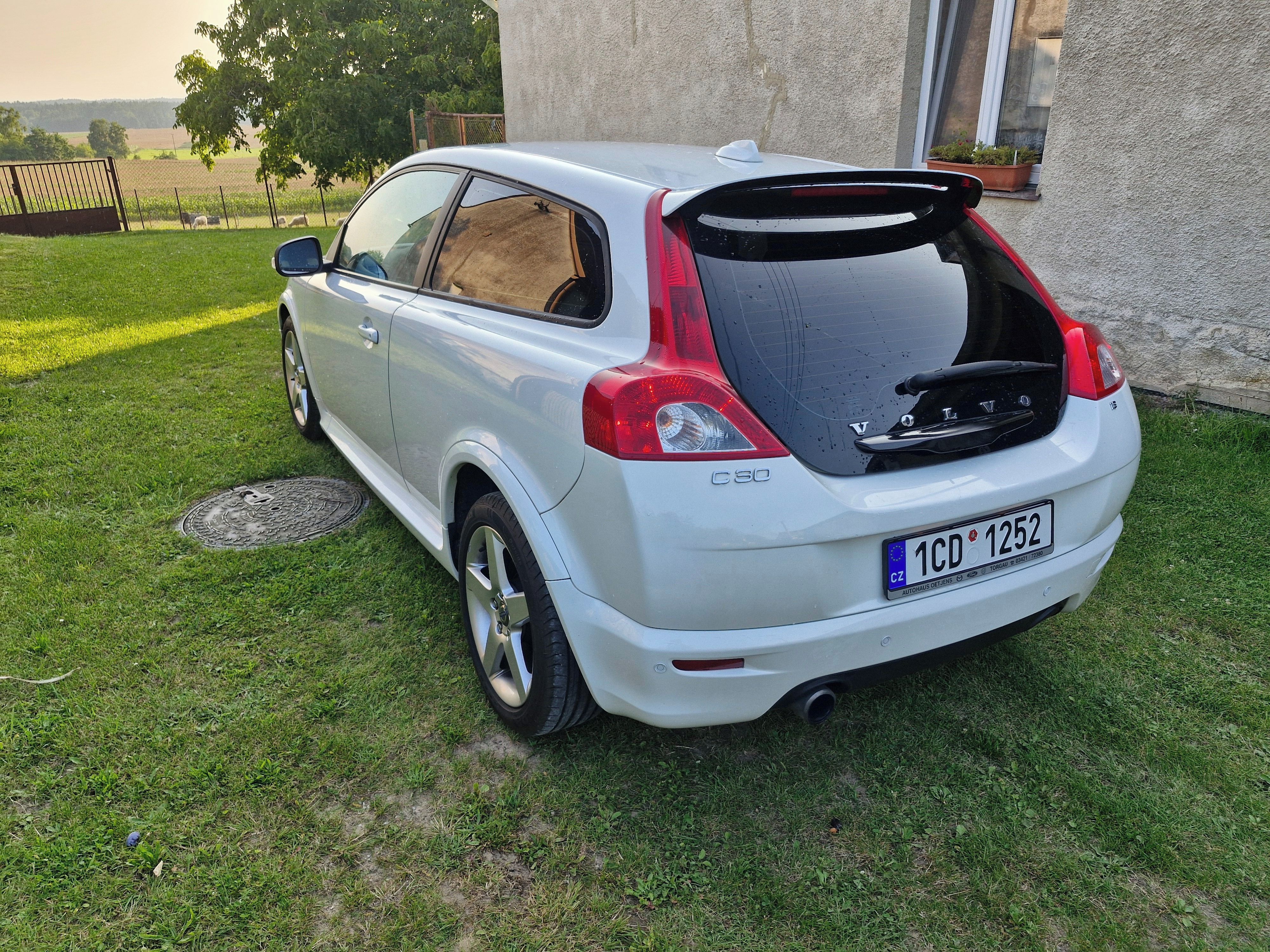 Volvo C30, Volvo C30 1.6 benzin R design - fotka 4