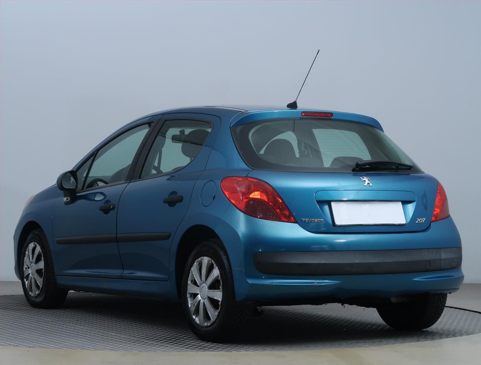 Peugeot 207, 1.4 16V, Klima, zamluveno - fotka 4